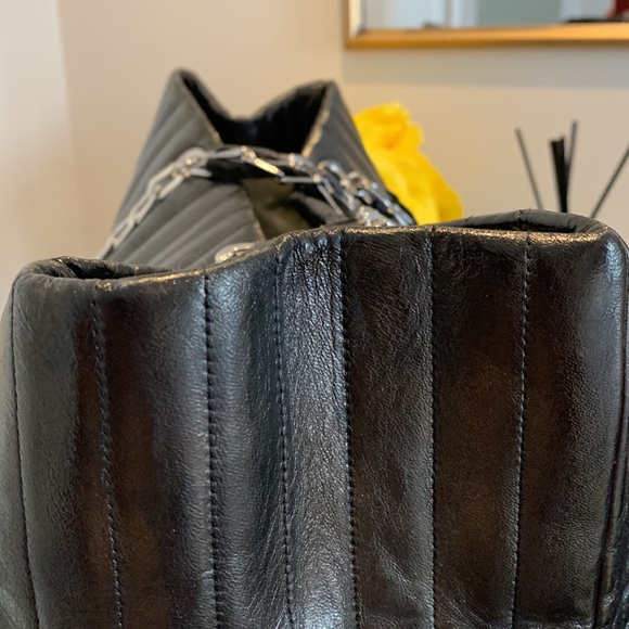 CHANEL LIGNE TOTE BAG 🌻LAMBSKIN CHAIN STRAP - Picture 3 of 17